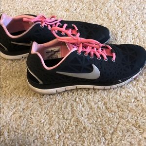 Nike Free Run Tennis Shoes